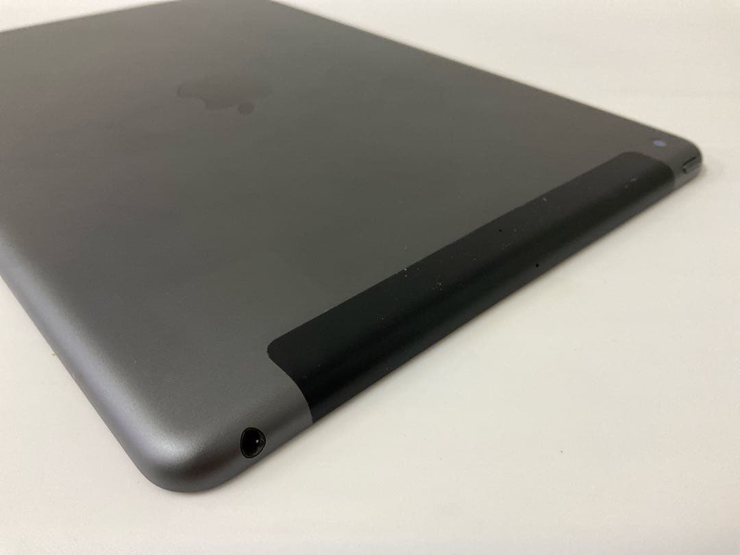 【BT95％】iPad 第8世代 64GB スペースグレ Cellularモデル