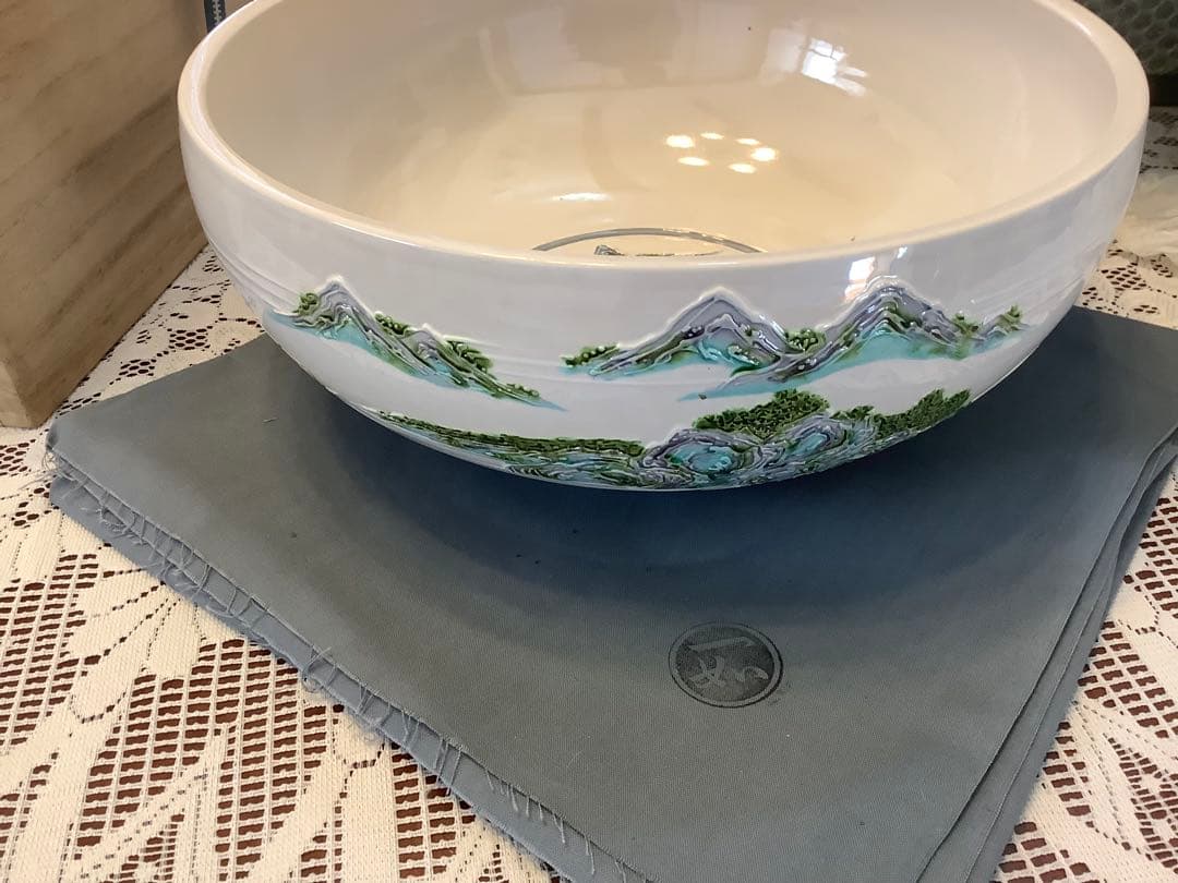茶道具　水指(水差し) 平水指　山水画　山本一如作　白交趾焼き　塗蓋