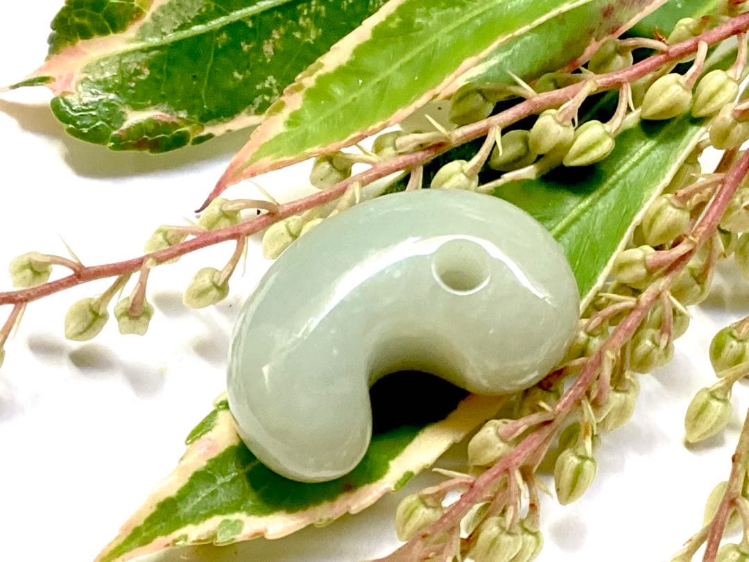 ✳一生物です　本物ジェイドをお持ちください　糸魚川翡翠勾玉　御守りにソーティング