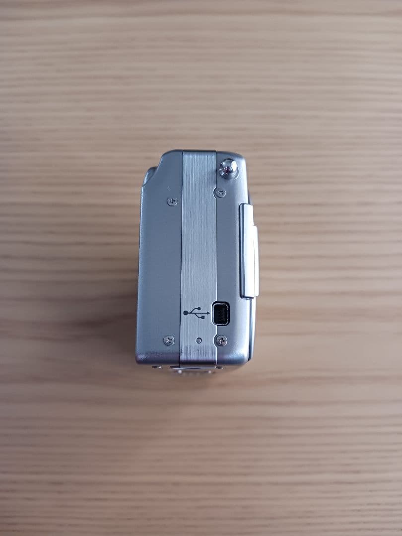 コニカ　Konica Digital Revio KD-400Z　デジタルカメラ