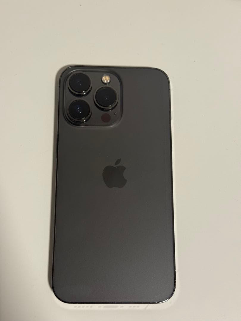 iPhone13Pro 256GB シルバー 本体 初期化済み 画面、縁に傷あり