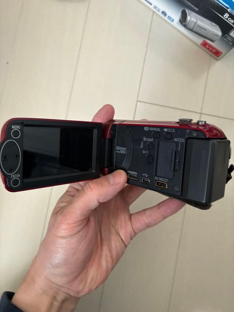 早い者勝ち！Panasonic HDC-TM25 ビデオカメラ 本体 レッド