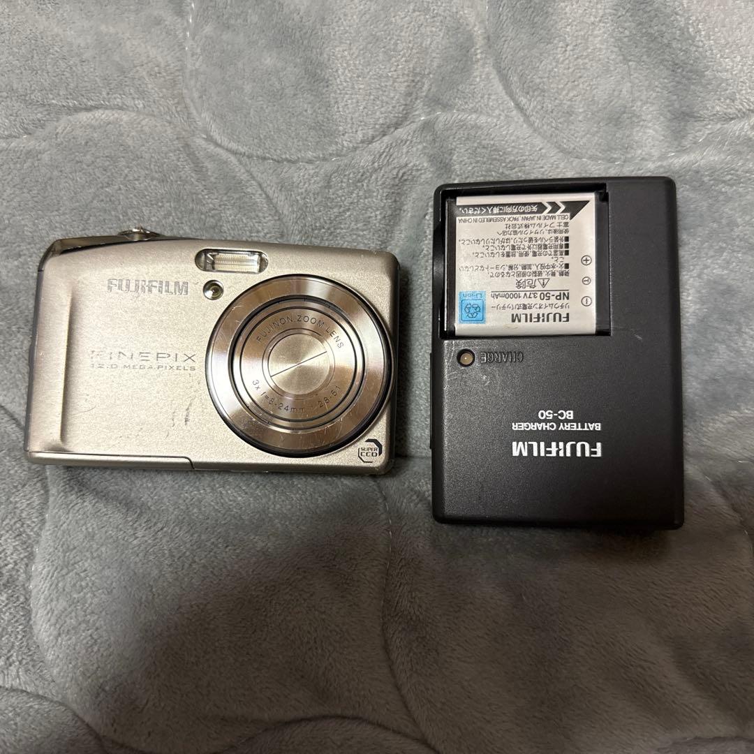 FUJIFILM FINEPIX F50fd デジタルカメラ