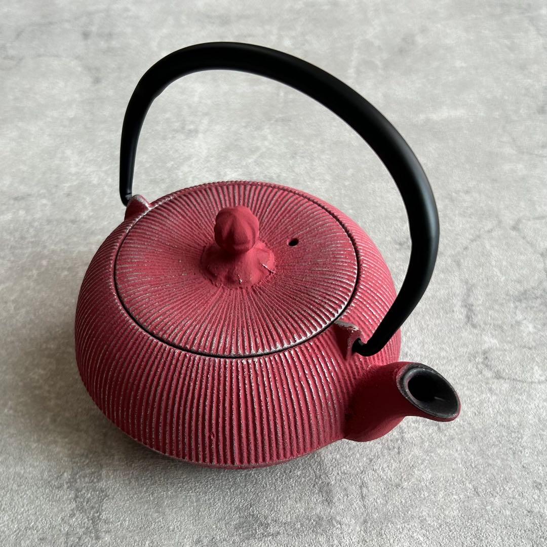 【新品・未使用】南部鉄器　急須　平丸千筋0.3L　銀/ピンク