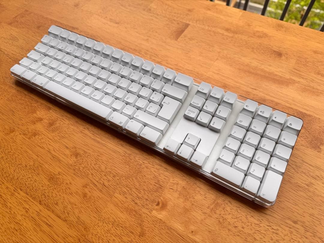 Apple wiressキーボード　A1048フルサイズキーボード