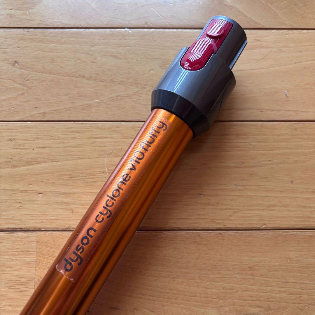 Dyson スティッククリーナー本体 各種アタッチメント付き　DC35