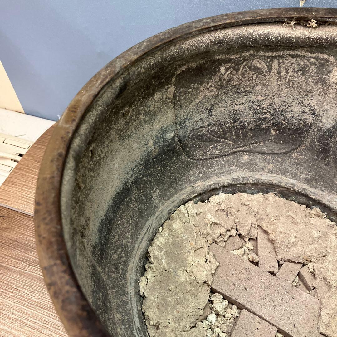 B-壁 銅製 火鉢 香炉 浮き彫り 彫金（竹・梅）アンティーク 骨董品
