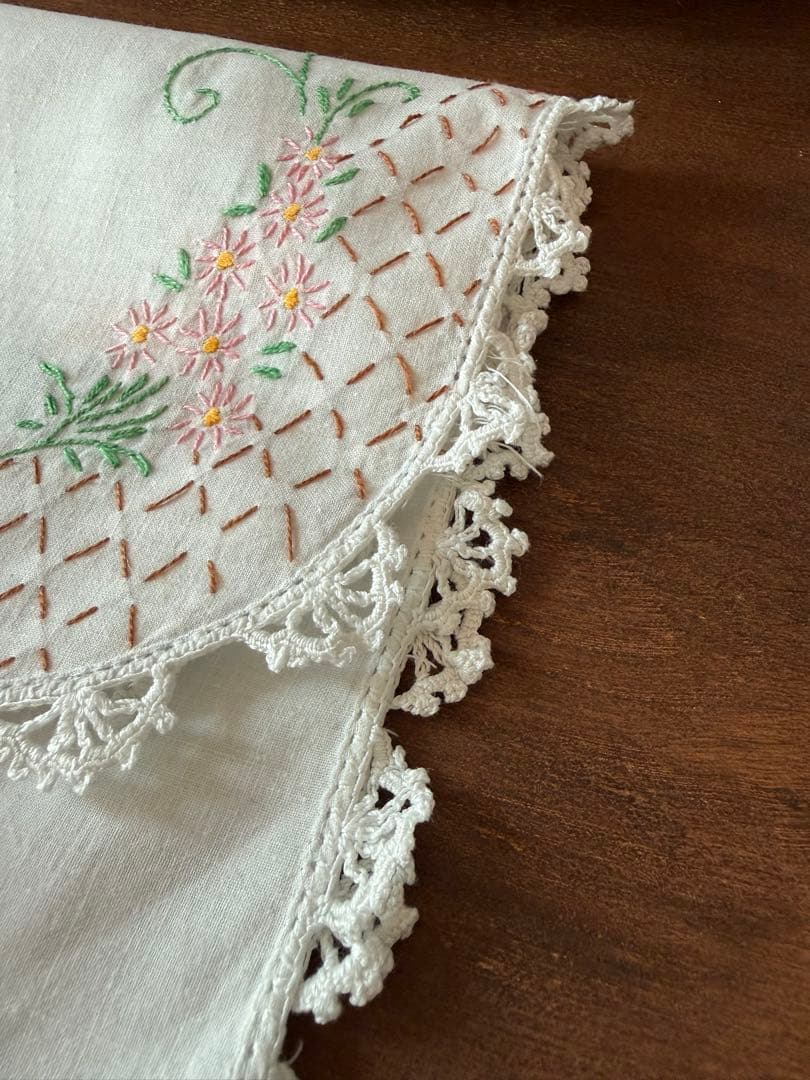 フランスアンティークஐ⋆*大人可愛い❤︎花柄刺繍とレースのクロス