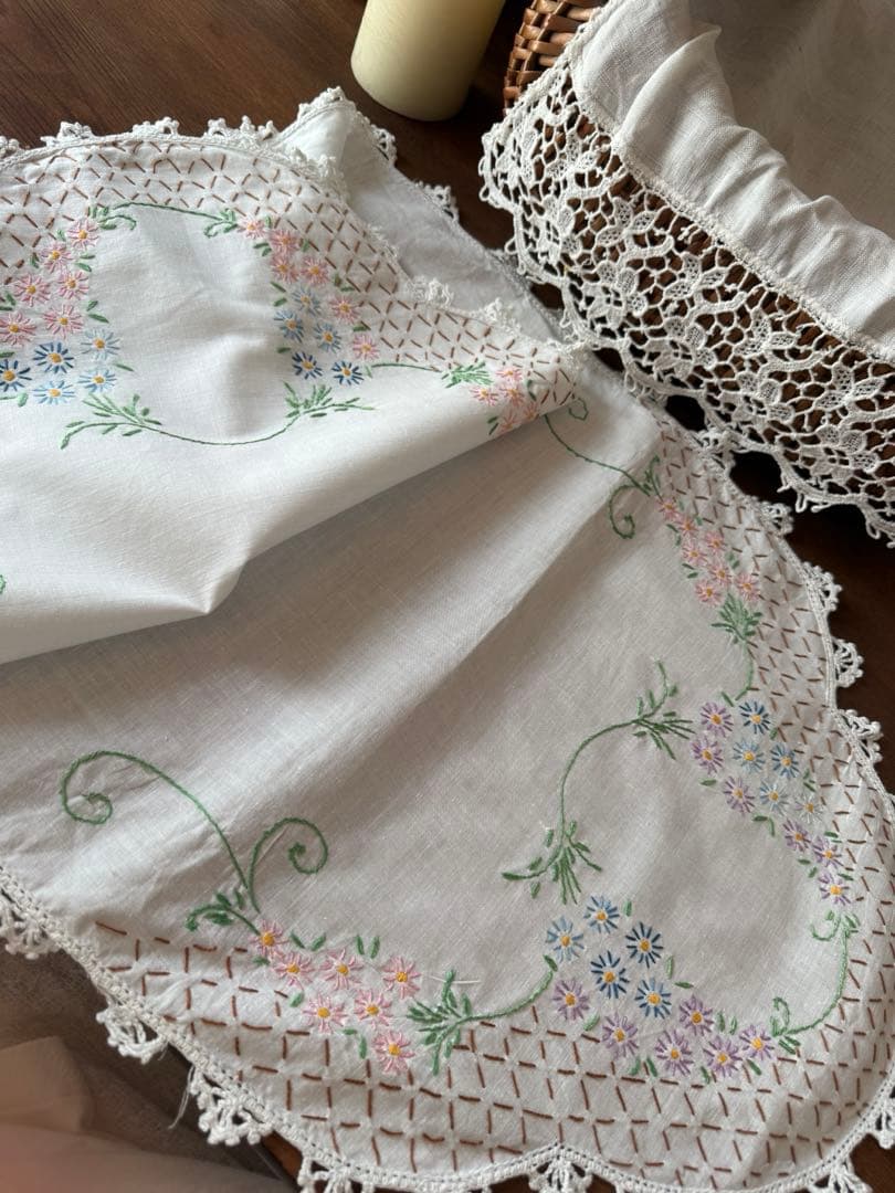 フランスアンティークஐ⋆*大人可愛い❤︎花柄刺繍とレースのクロス