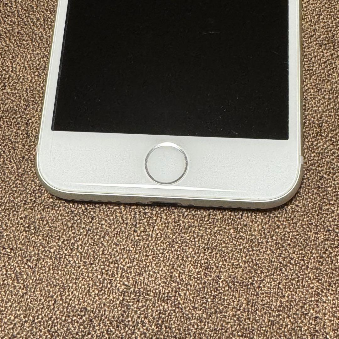 iPhone8 64GB バッテリー100% シルバー SIMロックなし