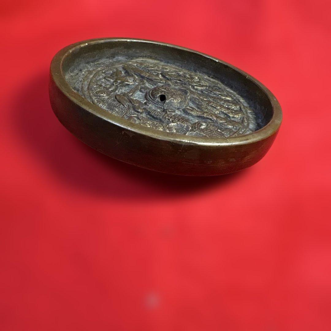 金属製 彫刻模様 円形皿