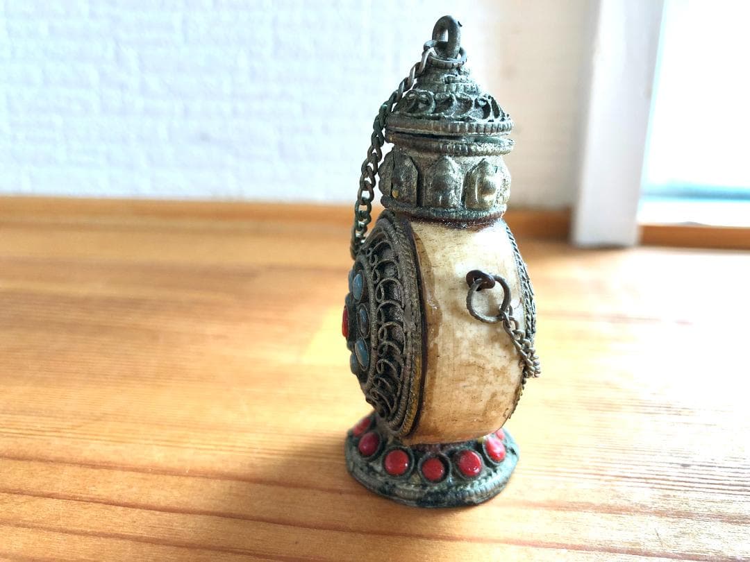 【中国・骨董】時代物 チベット ターコイズ 銀細工 鼻煙壷