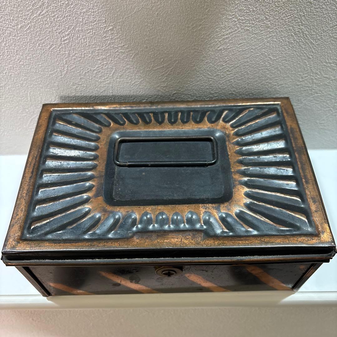 ANTIQUE JAPANNED SAFETY BOX ジャパンカラー　②