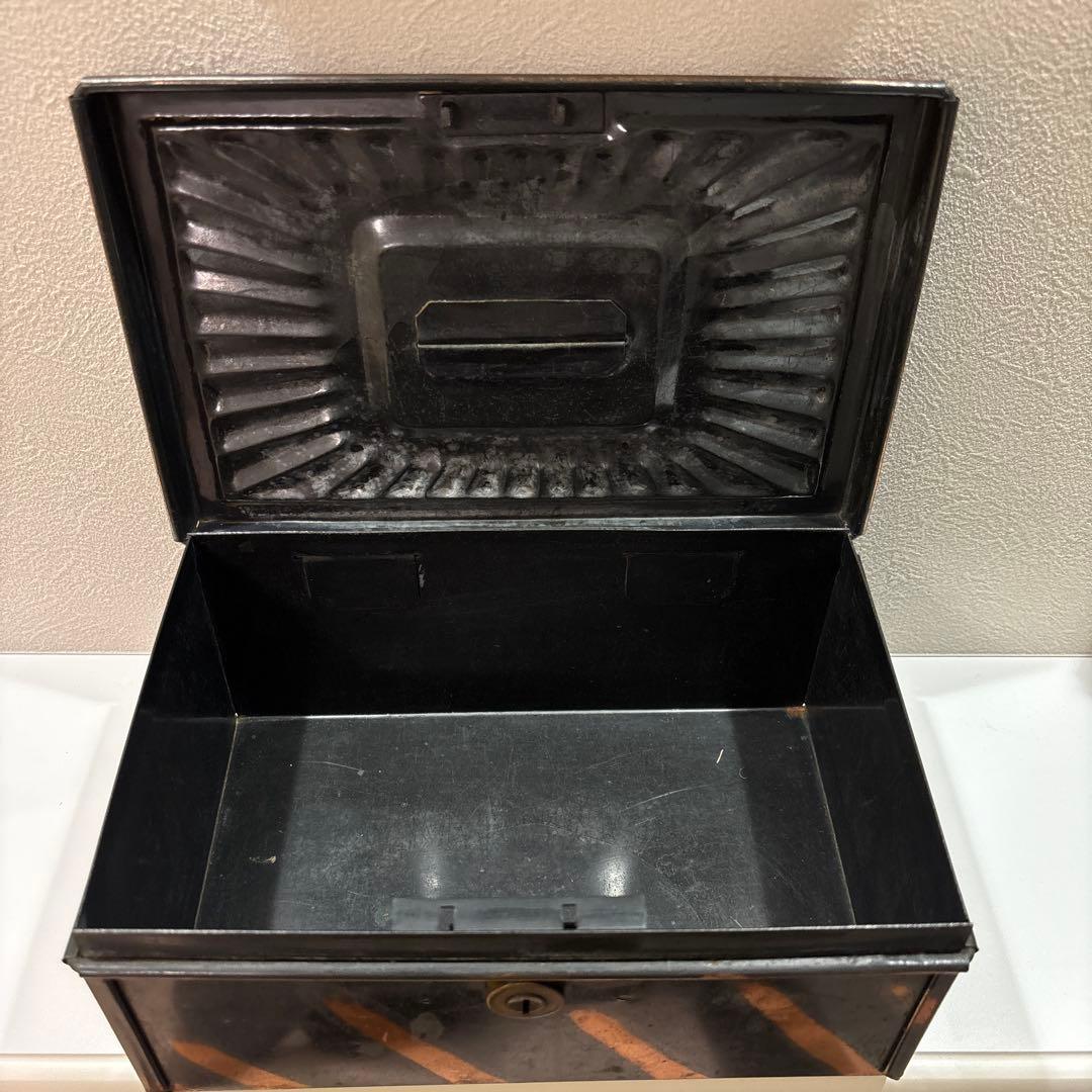 ANTIQUE JAPANNED SAFETY BOX ジャパンカラー　②