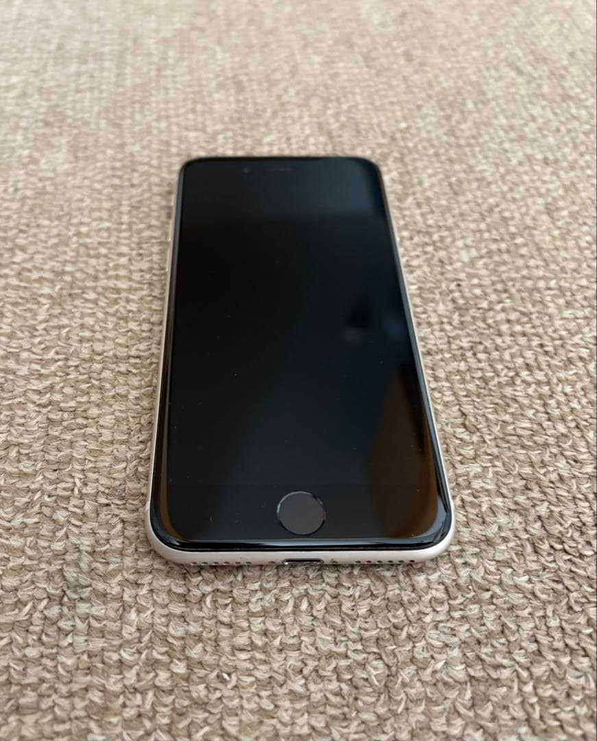 Apple iPhone SE3 64GB SIMフリー　スターライト