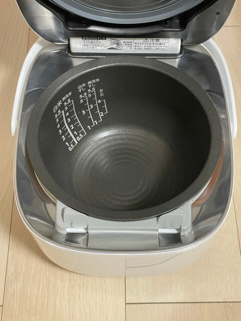 「ジャンク品」TOSHIBA IH炊飯器 RC-10VS