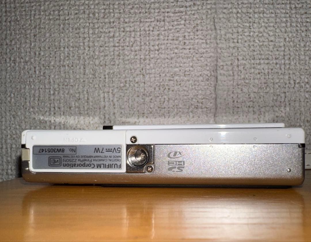 動作品 FUJIFILM FinePix Z250fd 極薄コンデジ