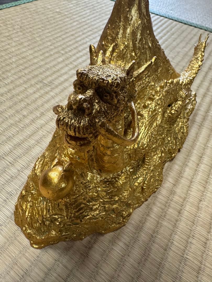 【縁起最強】金龍×富士山 置物｜開運・金運UP｜玉持ち龍 金色オブジェ