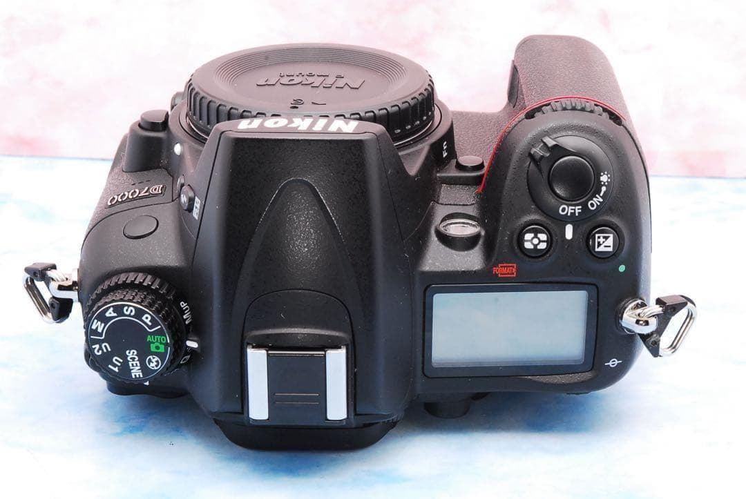 ニコン D7000☆一眼レフカメラ☆超望遠付Wレンズ☆バッグ付☆S数極少
