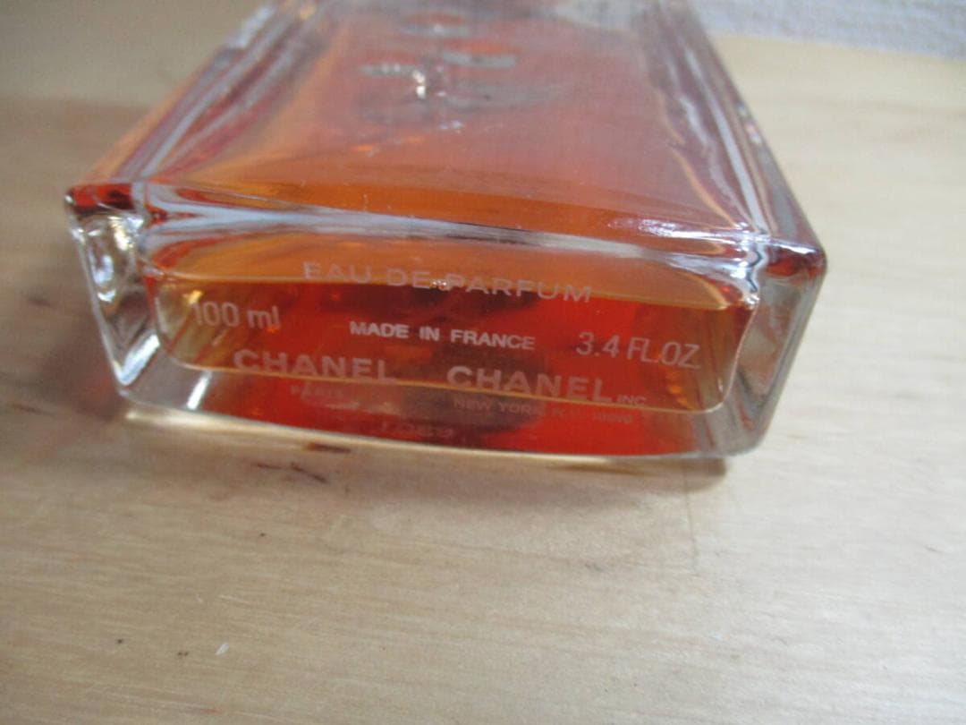 シャネル　アリュール　１００ｍｌ　ＥＤＰ　約７割