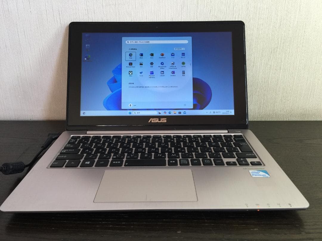 ASUS X202E　薄型・コンパクトノートパソコン