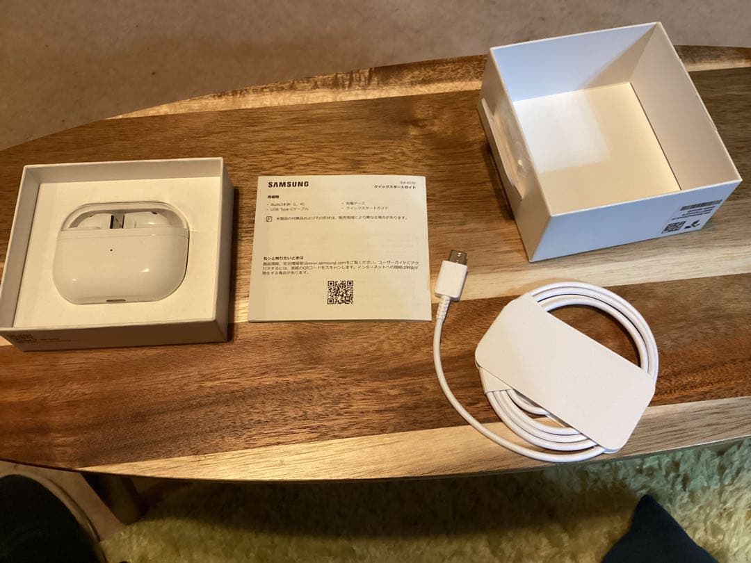 Samsung Galaxy Buds3 ホワイト ケース付き
