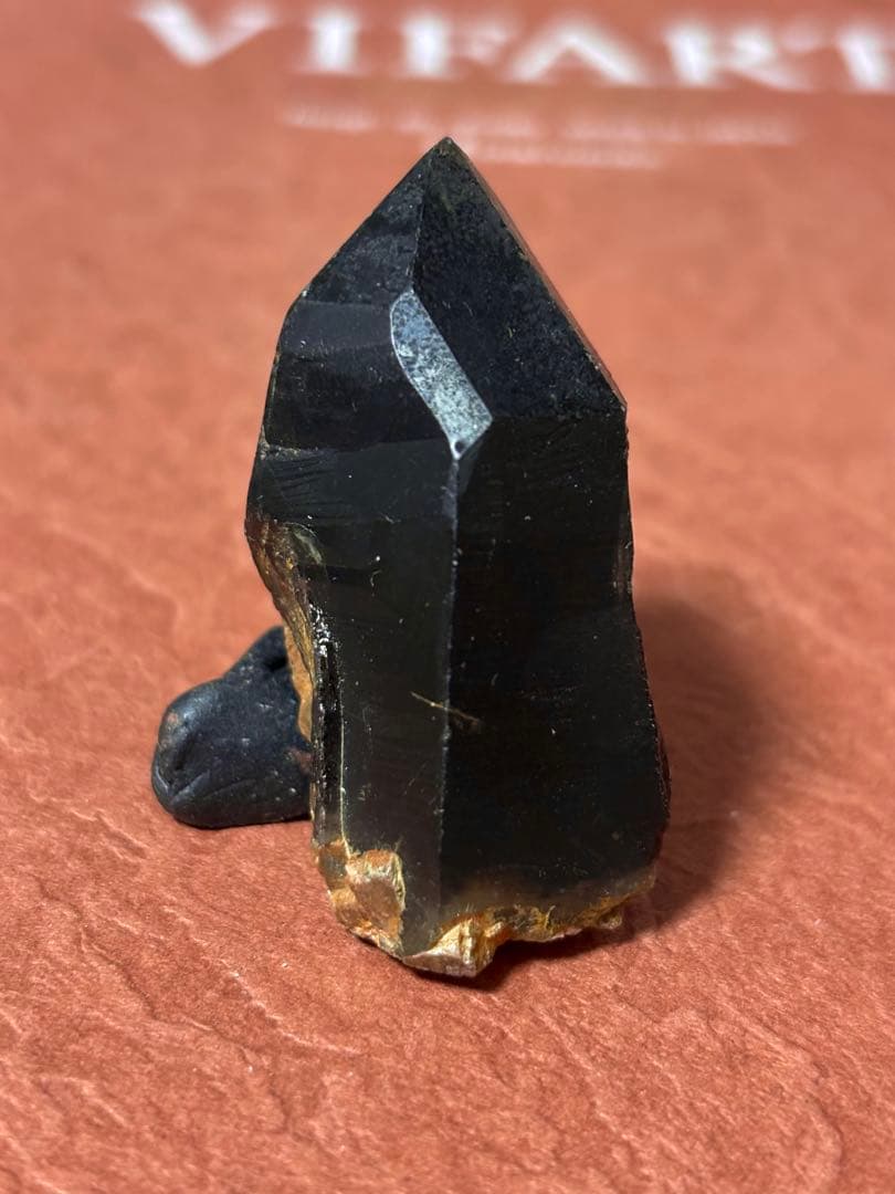 【希少産地】モリオン 黒水晶 (フィンランド)すでに水没した晶洞 原石