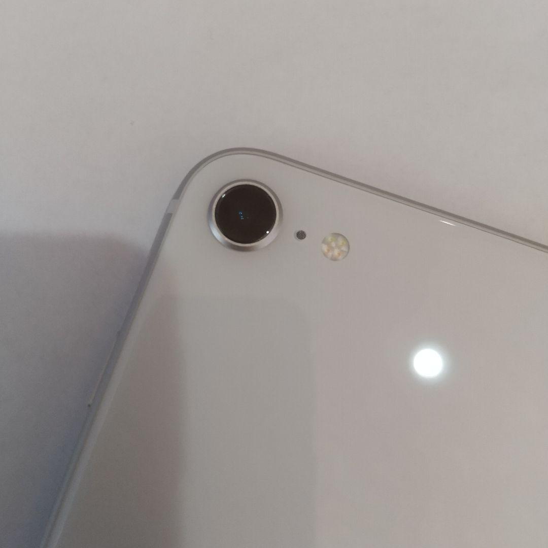 iPhone SE3 128Gb SIMフリー スターライト　白色　604071