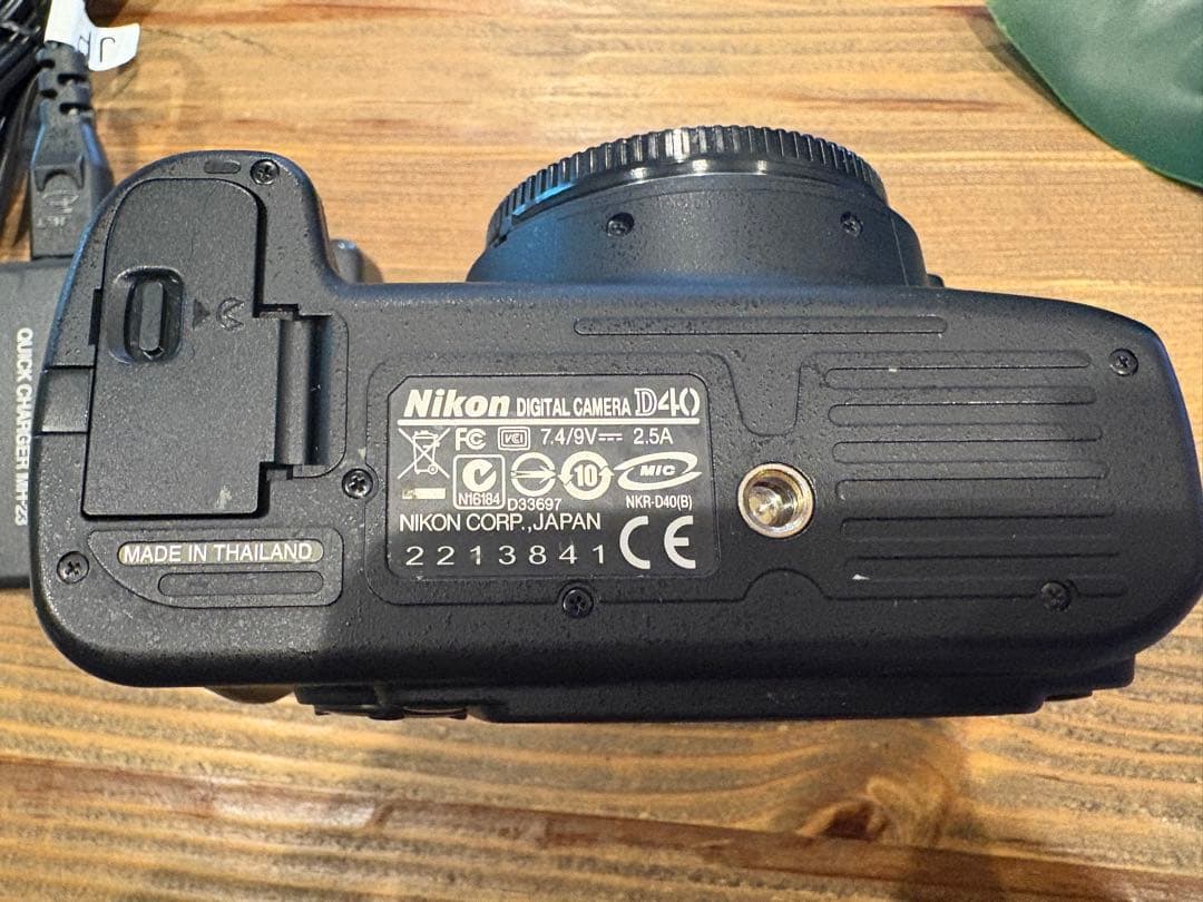 Nikon D40 デジタル一眼レフカメラ