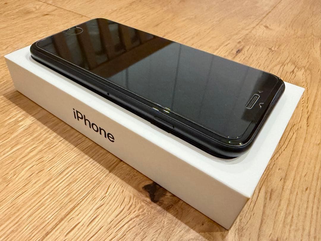 【美品】iPhoneSE 第3世代 ミッドナイト 64GB ガラスフィルム付き