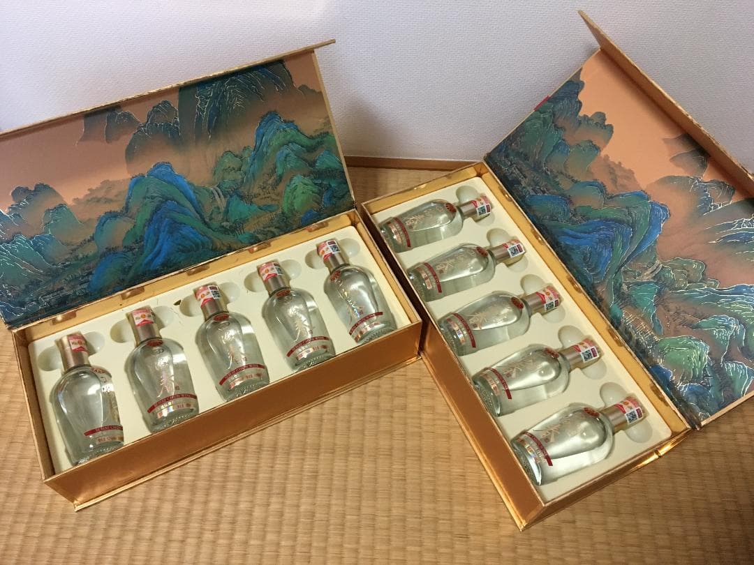 A8)2023年名酒宜賓五粮液公司四海春52％100ml*5本*2箱濃香型酒