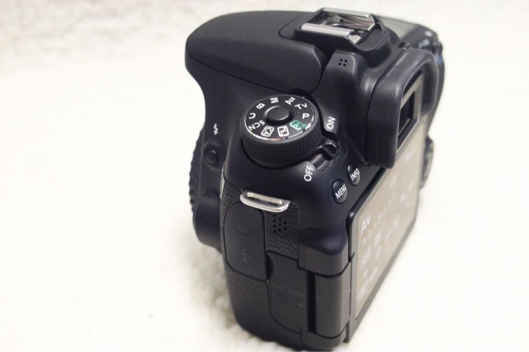 ⭐️新古品⭐️シャッター数1043回　Canon EOS 70D キャノン
