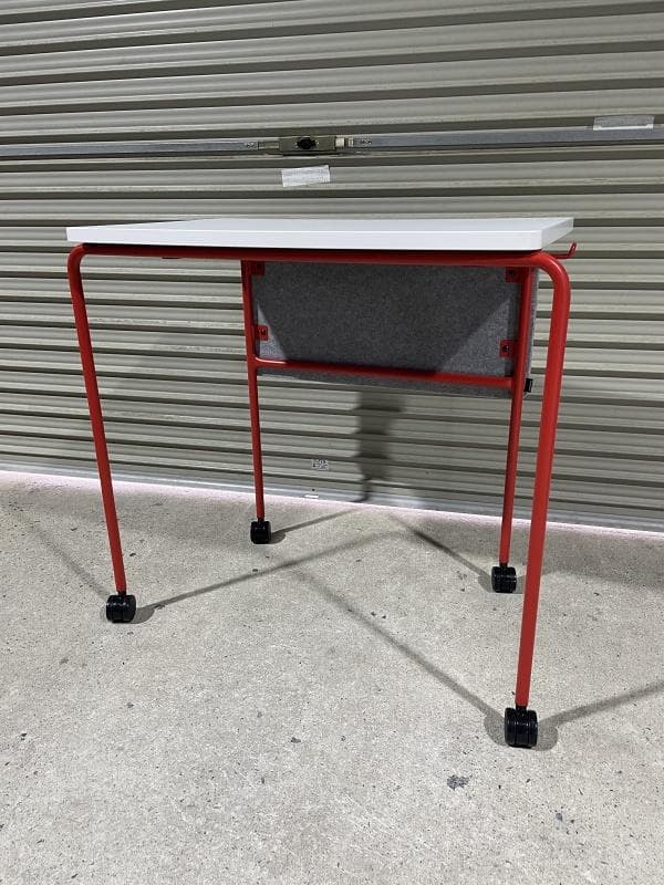 【美品】オカムラ　スプリント　MT40AB MHF1　5台　スタッキングテーブル