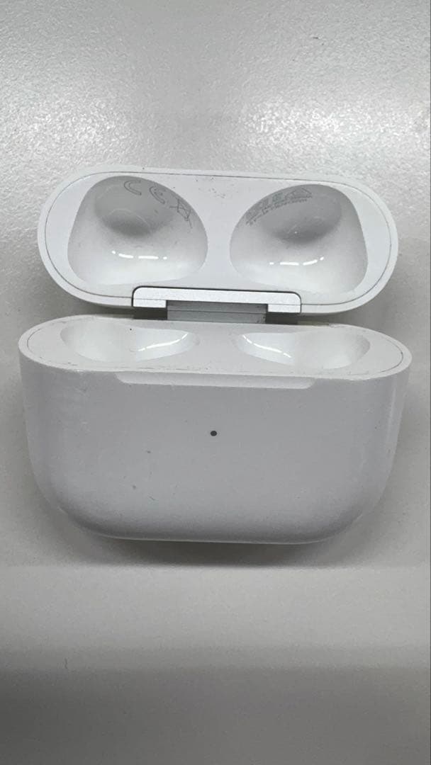 AirPods（第3世代） MPNY3J/A Lightning充電ケース付き
