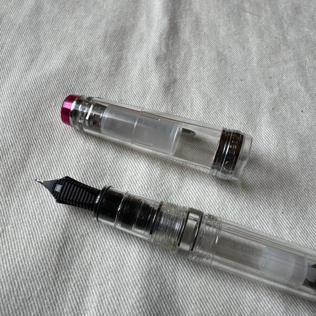 セーラー万年筆 特別生産品プロフェッショナルギアレアロスケルトンピンク細字（Ｆ）
