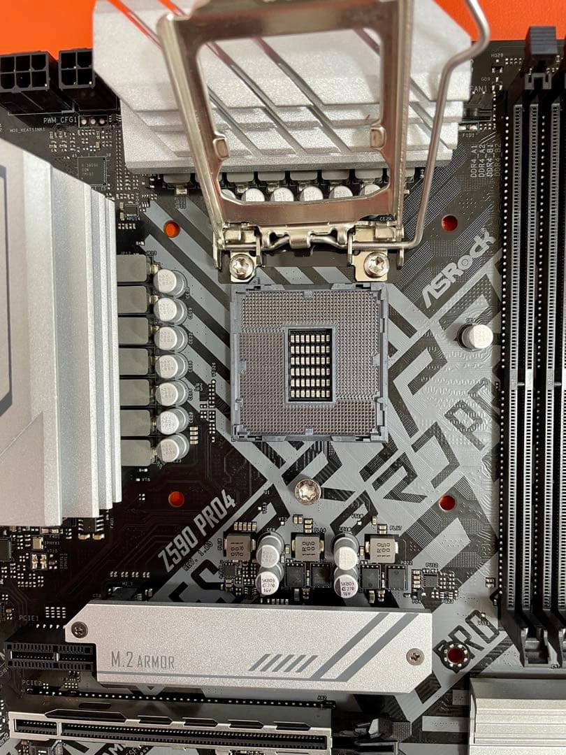 ASRock Z590 Pro4 ATX マザーボード (LGA 1200)