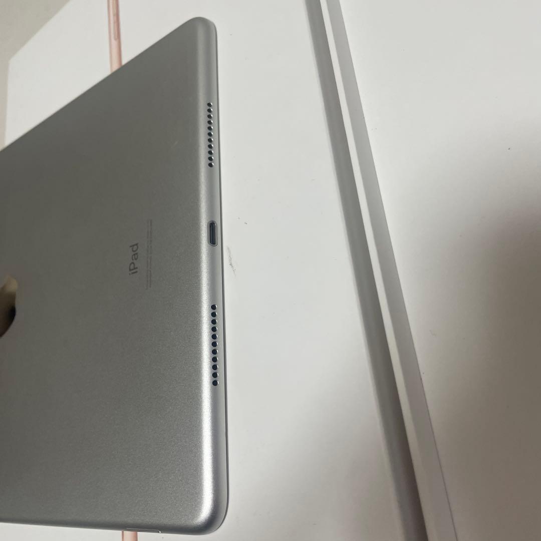 ね*き様 Apple iPad Air (第3世代) 64GB 本体　バッテリー