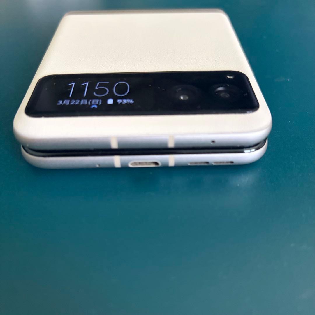 かなり綺麗 Motorola Razr 40 8GB+256GB クリーム