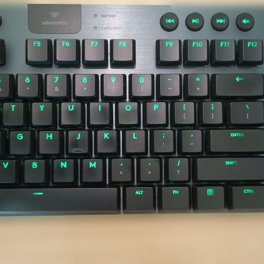 Logitech G915 TKL メカニカルキーボード