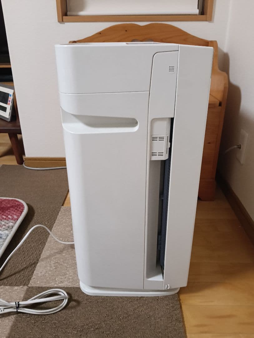 空気清浄機 ダイキン MCK70TE4-W 17年製 ホワイト