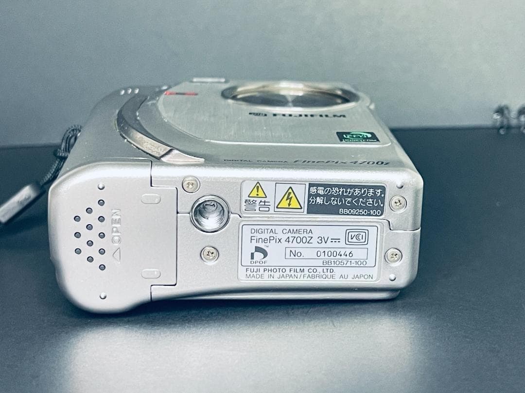 概ね美品　FUJIFILM FinePix 4700z デジタルカメラ