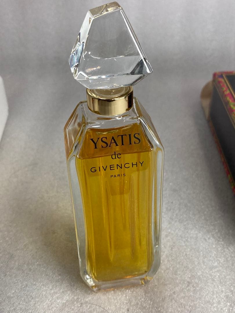 17）未使用 ジバンシィ イザティス デ ジバンシー 100ml 香水