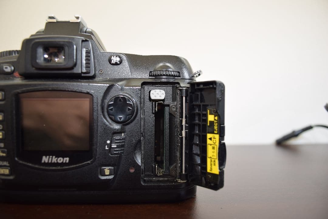 Nikon D70 デジタル一眼レフカメラ 動作確認済み