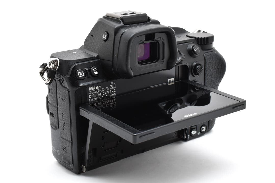 ■ほぼ新品■ ニコン Z5 ミラーレス一眼 #C917