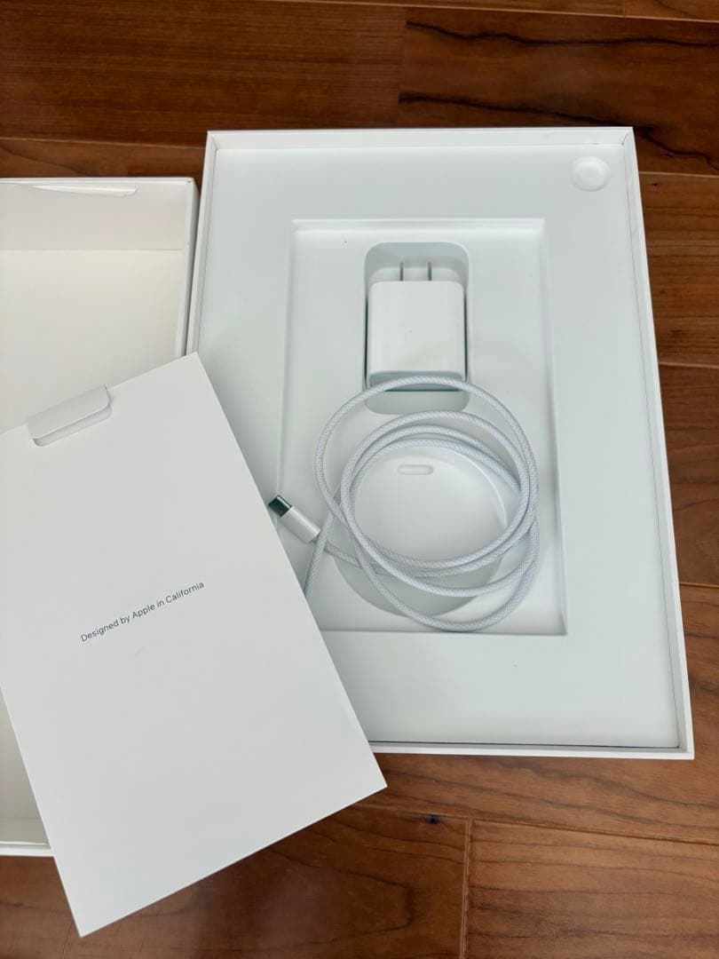 Apple iPad 第10世代シルバー 画面ひび割れあり