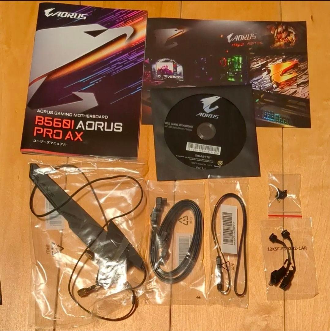 マザーボード GIGABYTE B560I AORUS PRO AX + I5 11400F