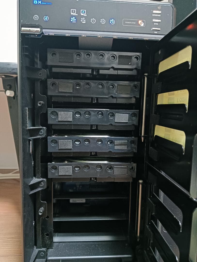 ★ロジテック　HDD ケース 3.5インチ ガチャベイ LHR-8BNHEU3★