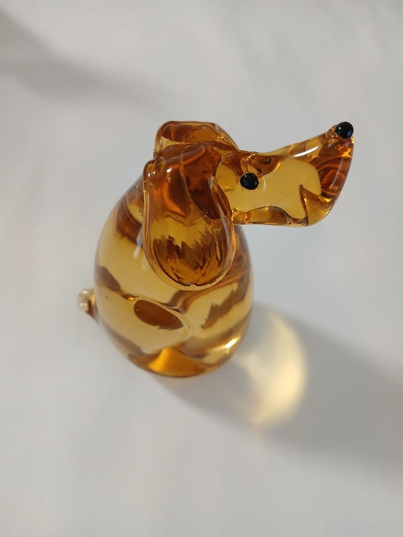犬型琥珀色ガラス置物中古品