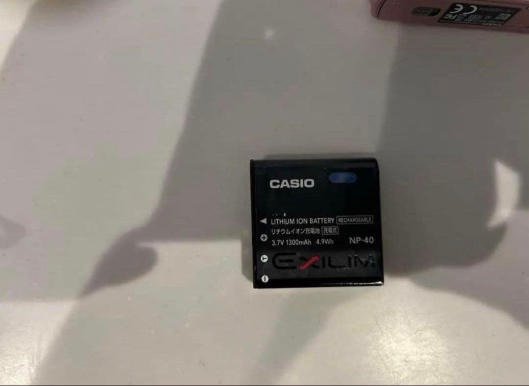 CASIO EXILIM 12.1メガピクセルのデジタルカメラ - ピンク￼