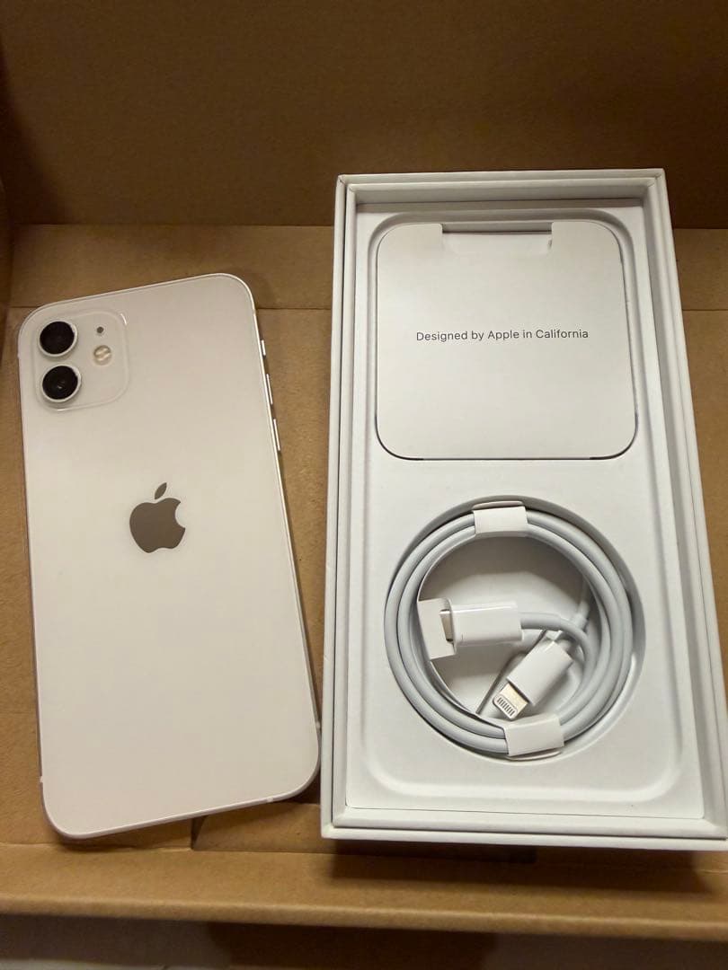 Apple iPhone 12 64GB ホワイト 本体